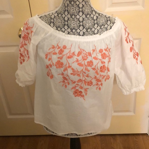 Charlotte Russe Off the Shoulder Top - Picture 1 of 4